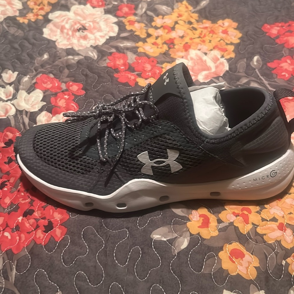Under Armour slip on tennis shoes